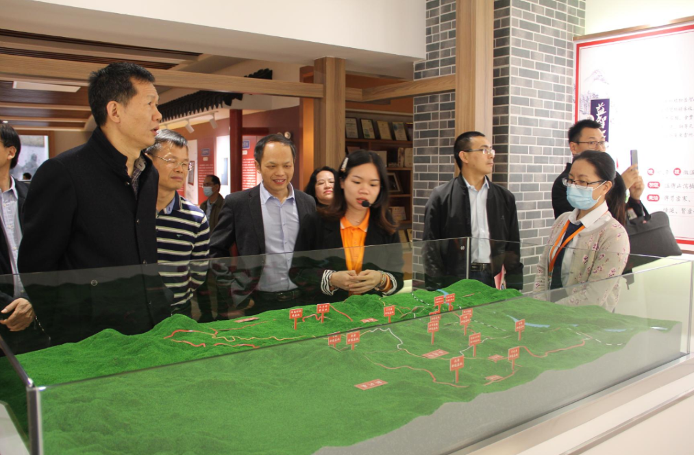 #園區(qū)動態(tài)# 廣東省社科院調研組蒞臨衍生健康醫(yī)藥產業(yè)園參觀調研